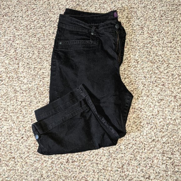 SKIMMER BLACK  CAPRIS  SZ  14 - Picture 1 of 3